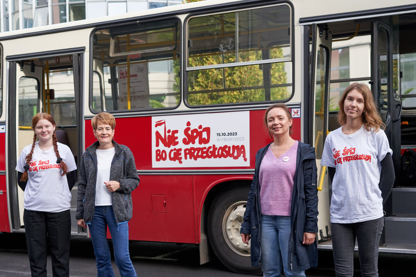 Spisobus na terenie kampusu Uniwersytetu Ekonomicznego we Wrocławiu