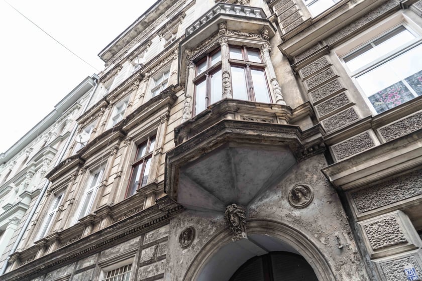Pięknie zdobione kamienice na Nadodrzu, po których oprowadzał Filip Heliasz