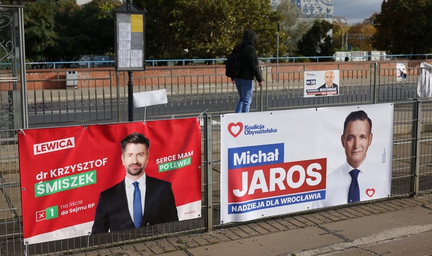 Materiały wyborcze w przestrzeni miejskiej dzień po wyborach&nbsp;&nbsp;