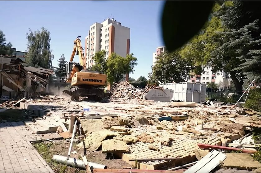 Wyburzanie starego przedszkola
