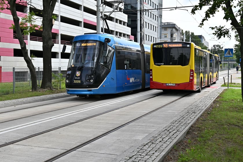Trasa autobusowo-tramwajowa na Nowy Dwór.