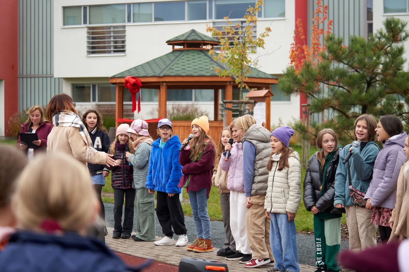 Otwarcie altany i ścieżki edukacyjnej w Dwujęzycznej Szkole Podstawowej ATUT we Wrocławiu