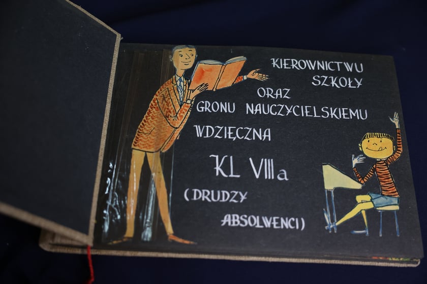 Kroniki szkolne Szkoły Podstawowej nr 45 przy ul. Krajewskiego we Wrocławiu