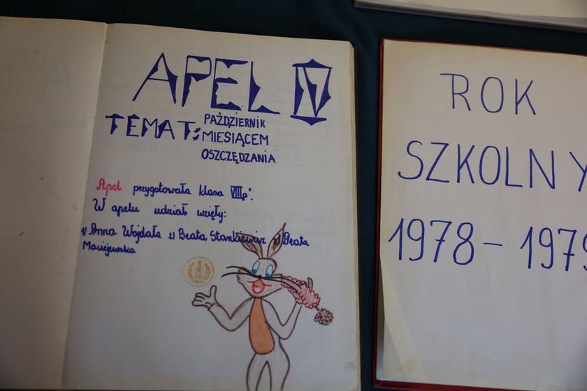 Kroniki szkolne Szkoły Podstawowej nr 45 przy ul. Krajewskiego we Wrocławiu