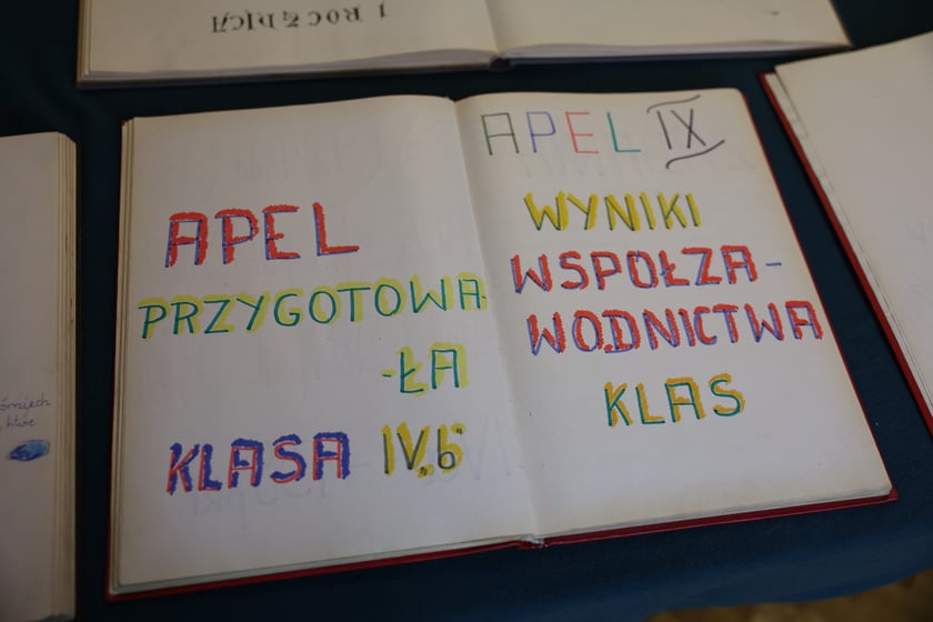 Kroniki szkolne Szkoły Podstawowej nr 45 przy ul. Krajewskiego we Wrocławiu