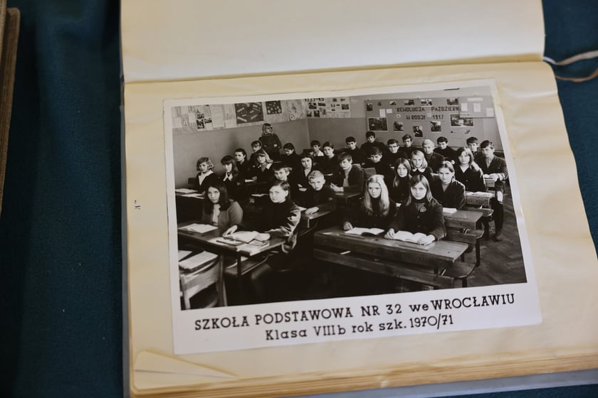 Kroniki szkolne Szkoły Podstawowej nr 45 przy ul. Krajewskiego we Wrocławiu