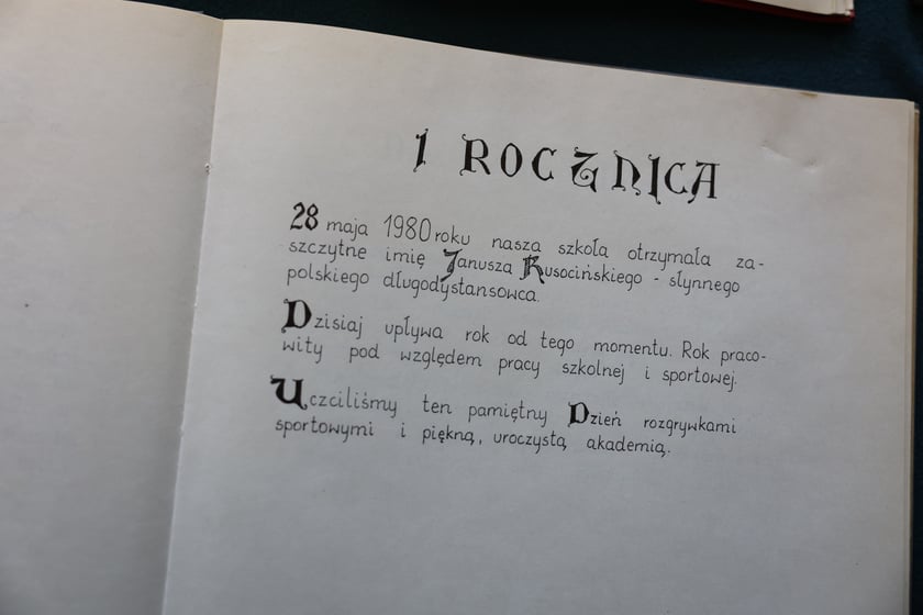Kroniki szkolne Szkoły Podstawowej nr 45 przy ul. Krajewskiego we Wrocławiu