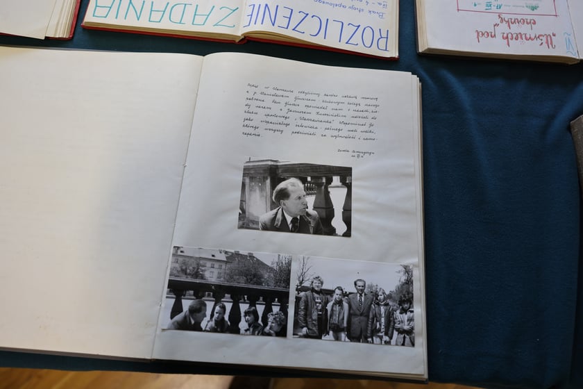Kroniki szkolne Szkoły Podstawowej nr 45 przy ul. Krajewskiego we Wrocławiu