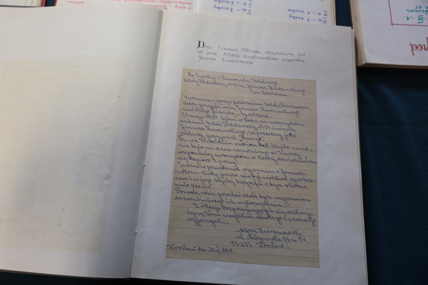 Kroniki szkolne Szkoły Podstawowej nr 45 przy ul. Krajewskiego we Wrocławiu