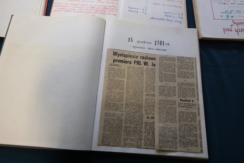 Kroniki szkolne Szkoły Podstawowej nr 45 przy ul. Krajewskiego we Wrocławiu