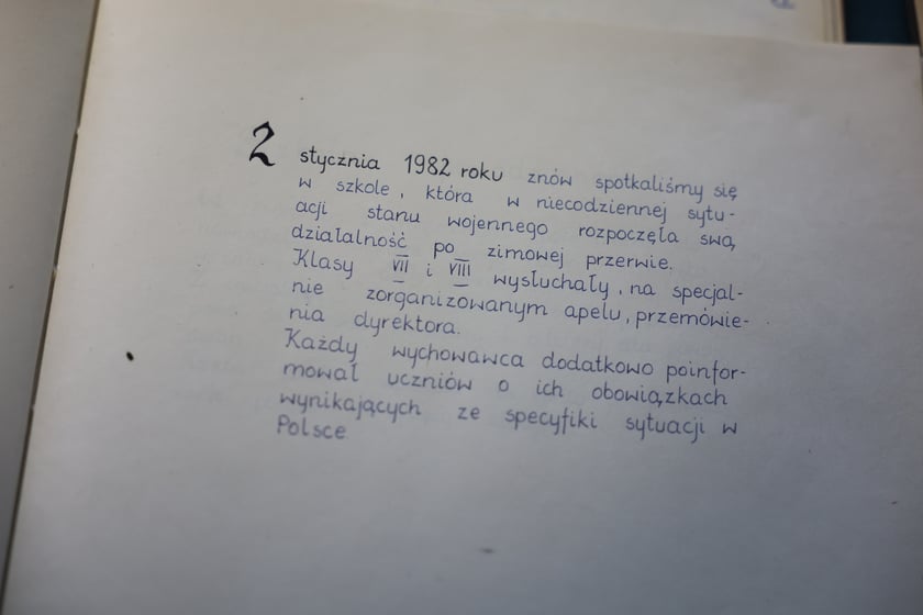 Kroniki szkolne Szkoły Podstawowej nr 45 przy ul. Krajewskiego we Wrocławiu