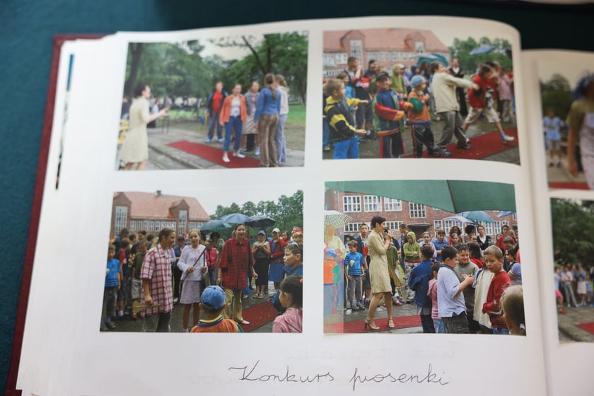 Kroniki szkolne Szkoły Podstawowej nr 45 przy ul. Krajewskiego we Wrocławiu