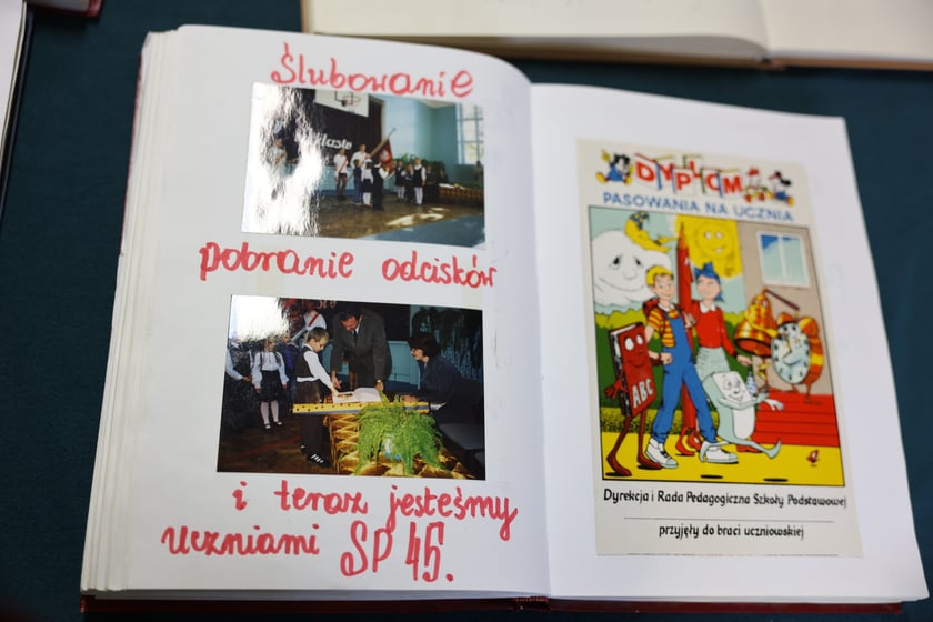 Kroniki szkolne Szkoły Podstawowej nr 45 przy ul. Krajewskiego we Wrocławiu