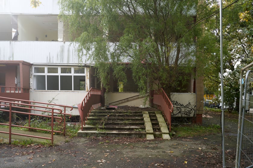 Wyburzanie budynku po przychodni Practimed, 24 października 2023