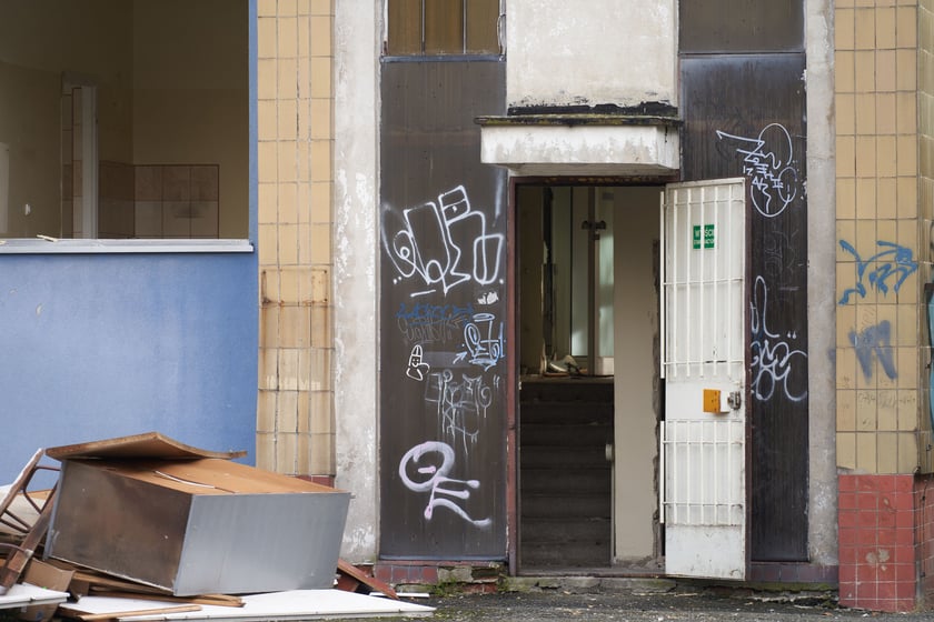 Wyburzanie budynku po przychodni Practimed, 24 października 2023