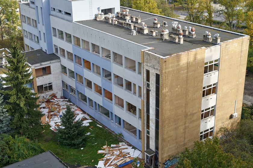 Wyburzanie budynku po przychodni Practimed, 24 października 2023