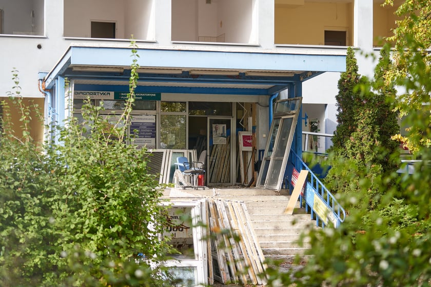 Wyburzanie budynku po przychodni Practimed, 24 października 2023