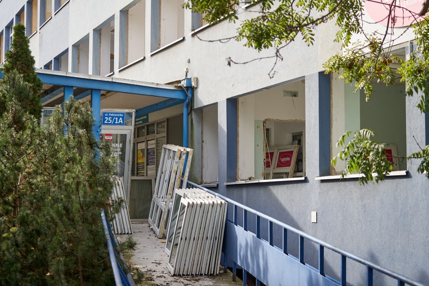 Wyburzanie budynku po przychodni Practimed, 24 października 2023