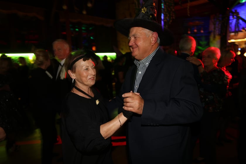 Bal seniorów "Z wizytą u rodziny Addamsów"