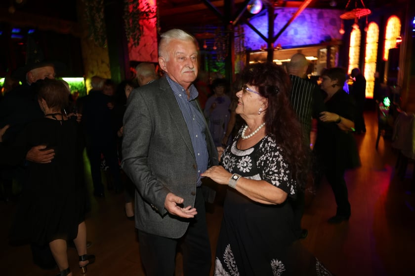 Bal seniorów "Z wizytą u rodziny Addamsów"
