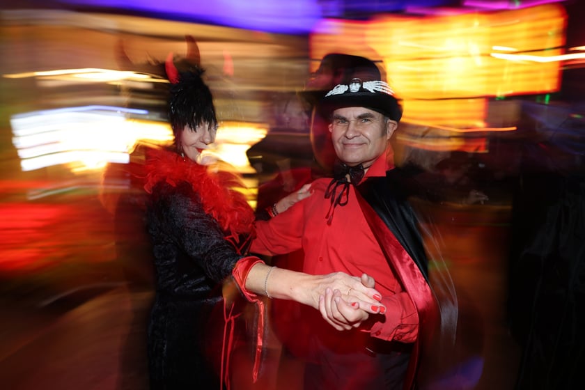 Bal seniorów "Z wizytą u rodziny Addamsów"