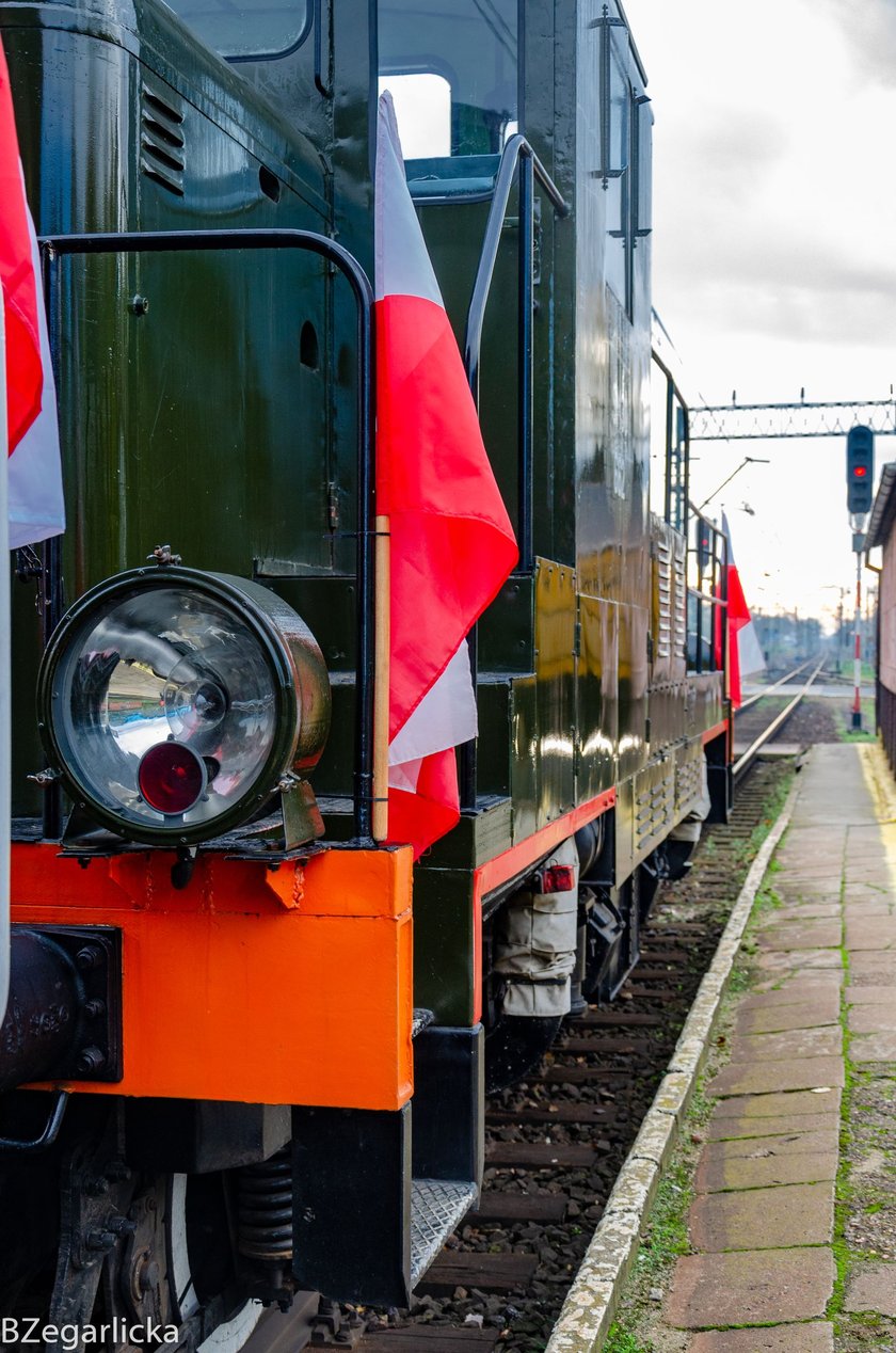 Pociąg retro w dniu Narodowego Święta Niepodległości, 2023