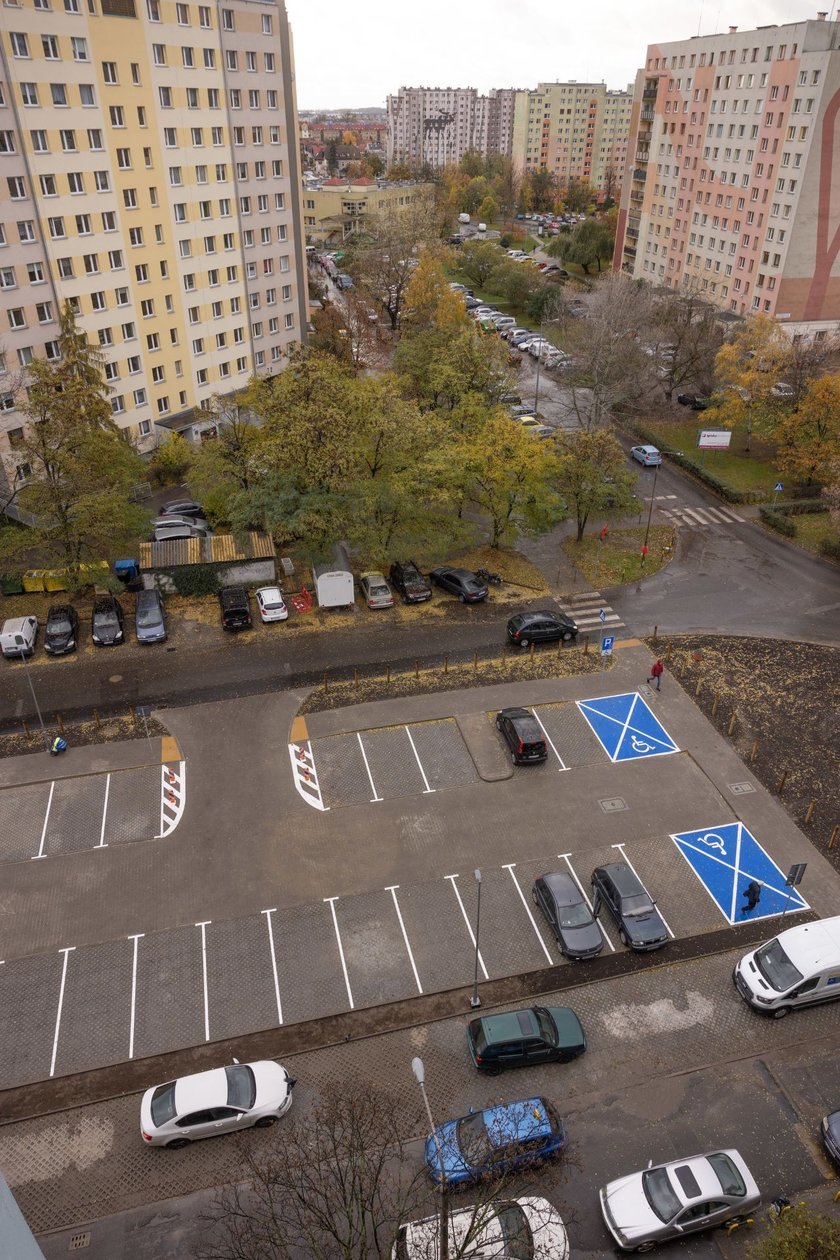 Nowy parking przy ul. Krynickiej na Gaju został otwarty i oddany do użytku mieszkańcom.