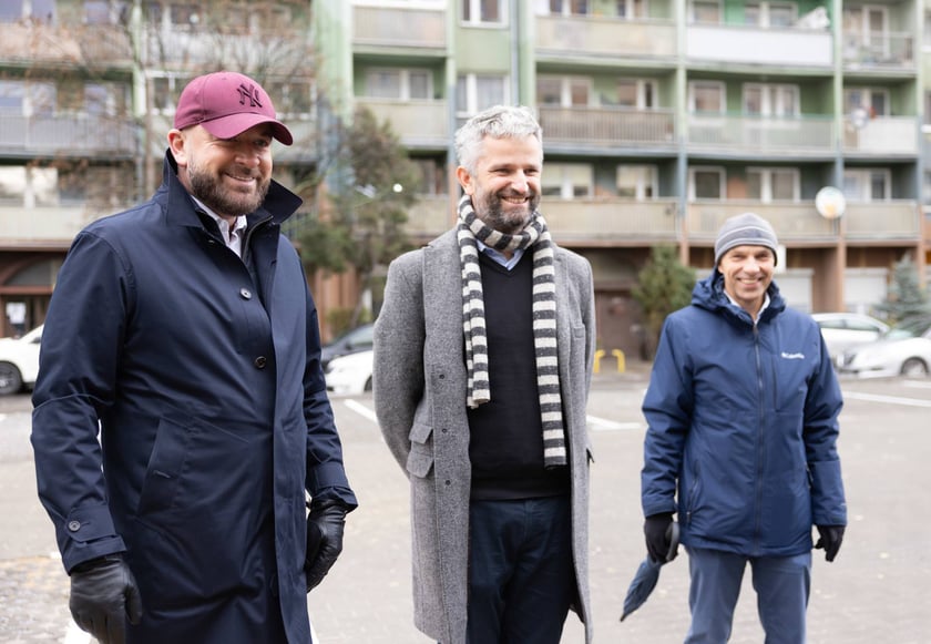 Nowy parking przy ul. Krynickiej na Gaju został otwarty i oddany do użytku mieszkańcom.