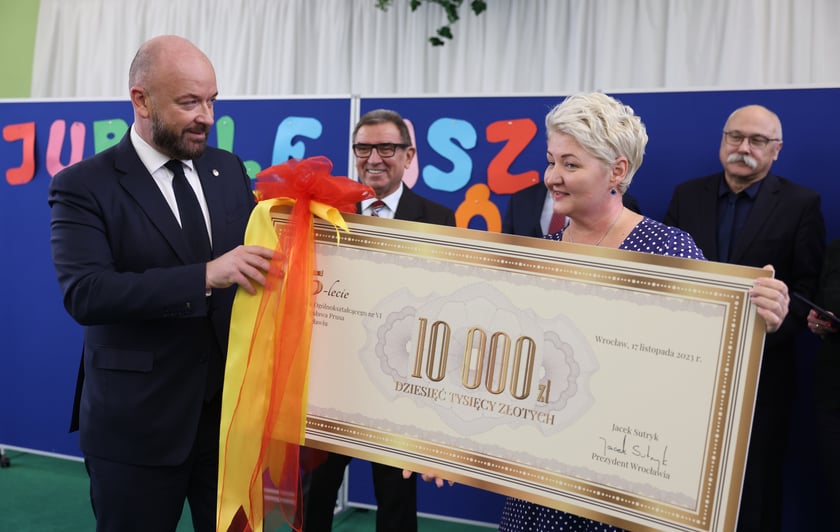 Uroczystość 75-lecia VI LO we Wrocławiu