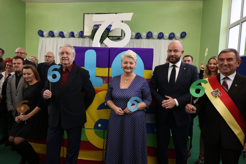Uroczystość 75-lecia VI LO we Wrocławiu