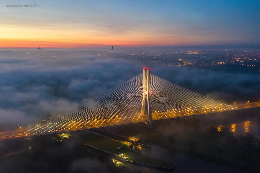 Most Rędziński we mgle wygląda pięknie
