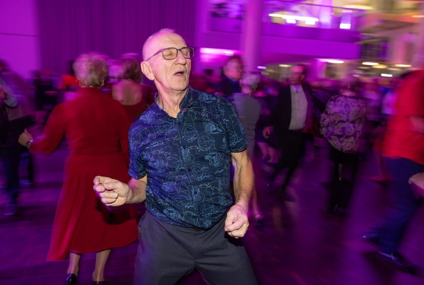 Wrocek klasycznie, czyli bal seniorów na stadionie miejskim we Wrocławiu