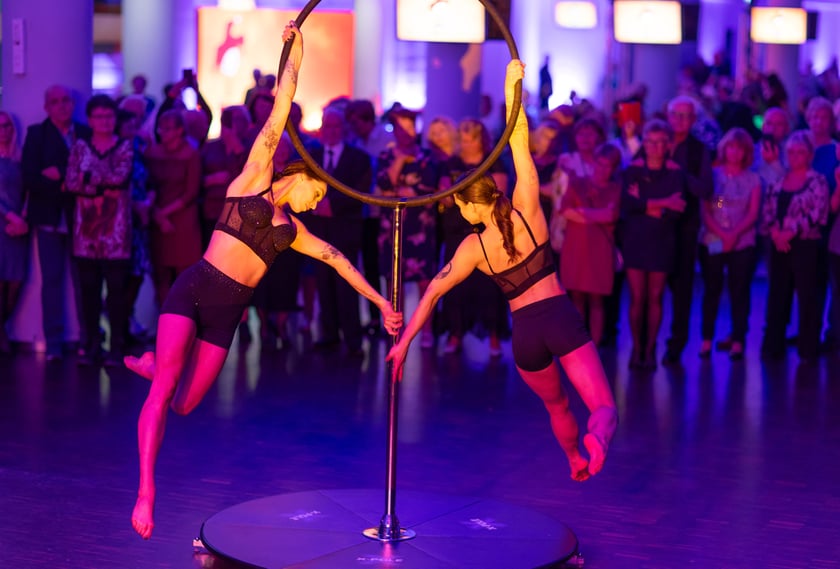 Wrocek klasycznie, czyli bal seniorów na stadionie miejskim we Wrocławiu