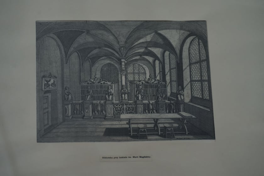 Rycina odremontowanej w 1642 roku czytelni biblioteki magdaleńskiej