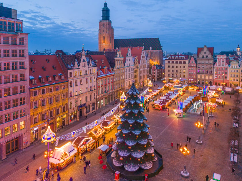 Jarmark Bożonarodzeniowy 2023 we Wrocławiu - zdjęcia z drona