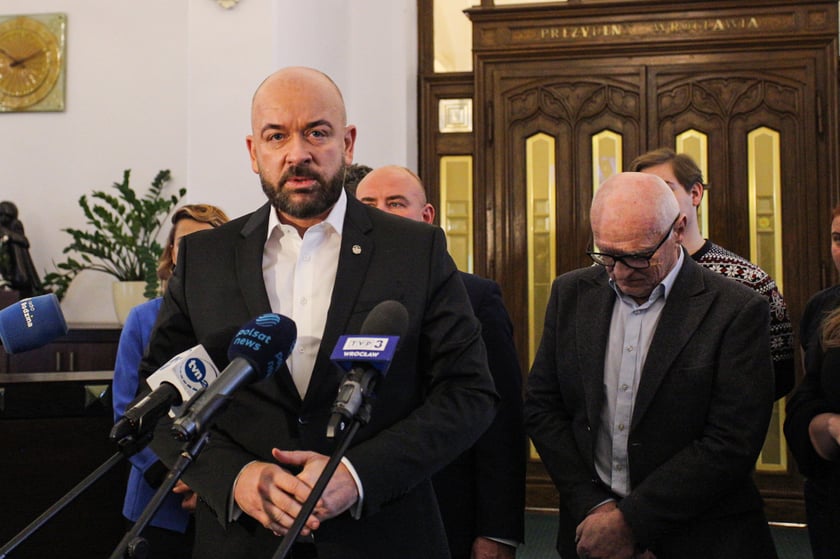 Briefing prasowy w Ratuszu, na temat opuszczenia przez ranych Nowej Lewicy klub Jacka Sutryka