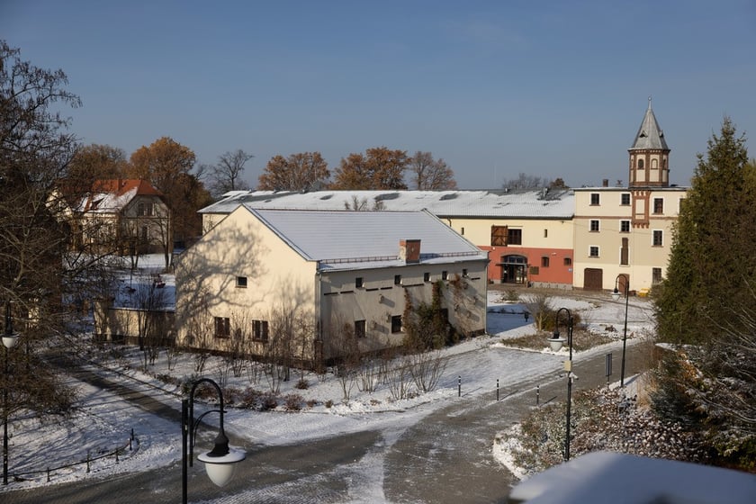 Pałac Korn&oacute;w w Pawłowicach - kopleks folwarczny&nbsp;