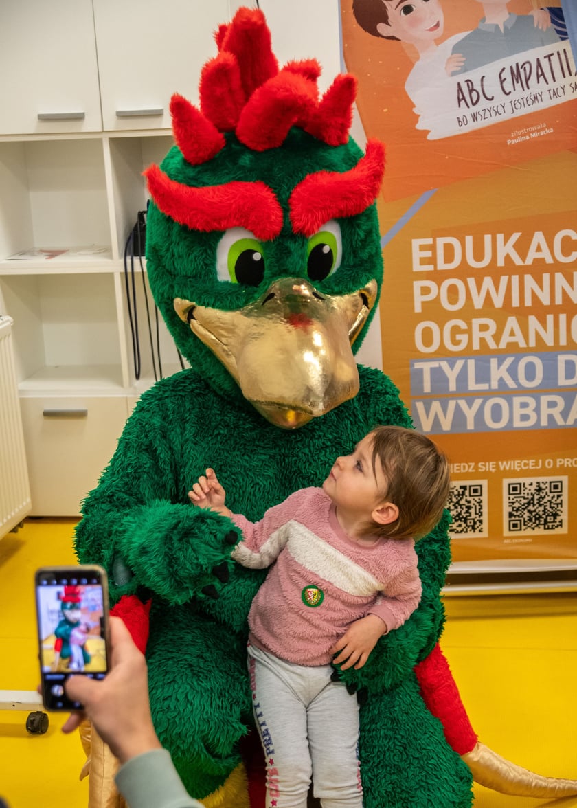 Koszykarze odwiedzili dzieci z Przylądka Nadziei