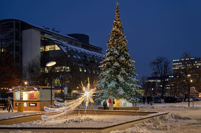 Iluminacje świąteczne wokół wrocławskich galerii