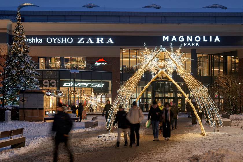 Iluminacje świąteczne wokół wrocławskich galerii