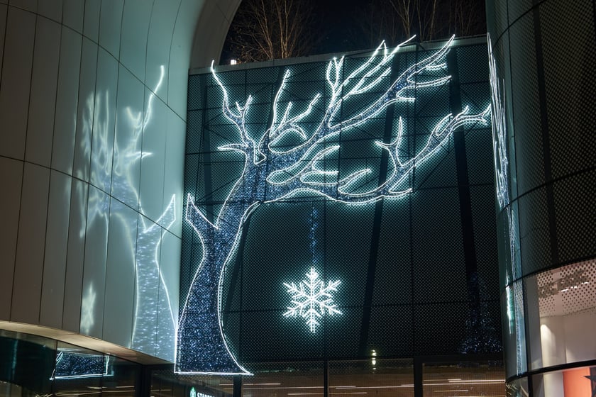 Iluminacje świąteczne wokół wrocławskich galerii