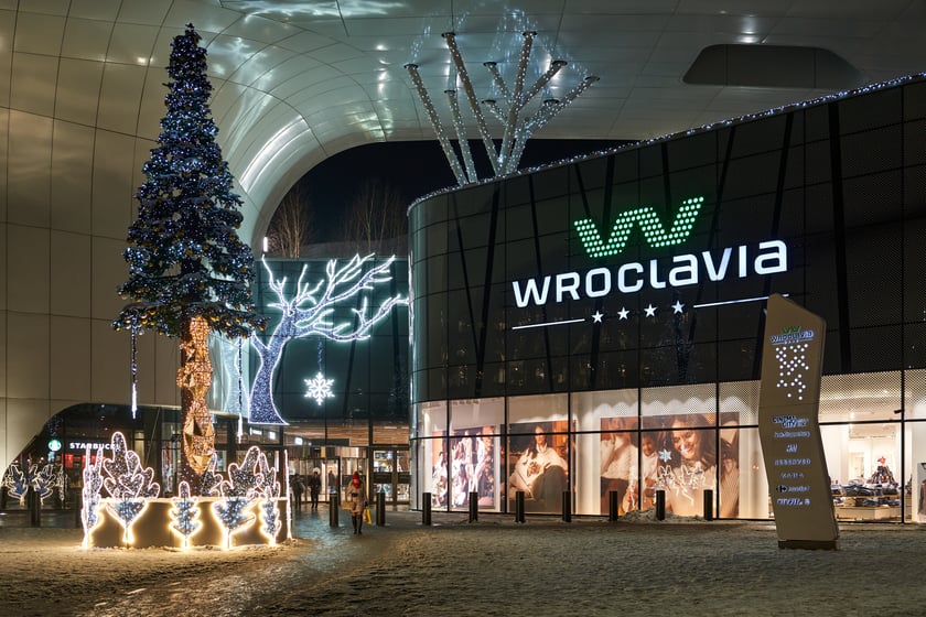 Iluminacje świąteczne wokół wrocławskich galerii