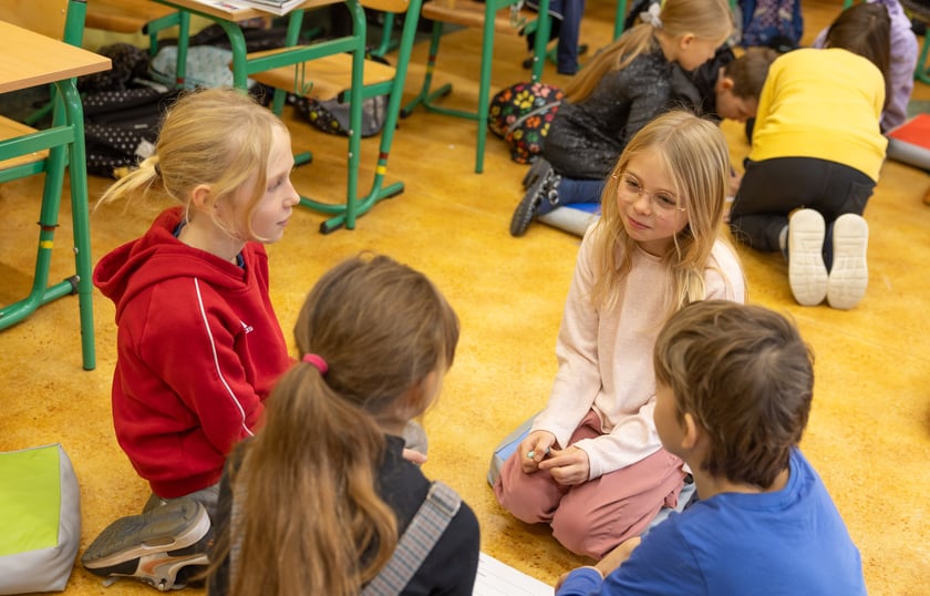 Inspirowany pedagogiką Janusza Korczaka i nieustannie udoskonalany program „Szkoły Dialogu”  jest realizowany w Szkole Podstawowej nr 63 od 2018 roku.