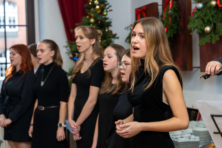 Spotkanie wigilijne dyrektorów szkół ponadpodstawowych i władz Wrocławia