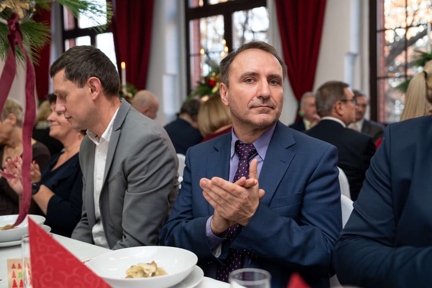 Spotkanie wigilijne dyrektorów szkół ponadpodstawowych i władz Wrocławia