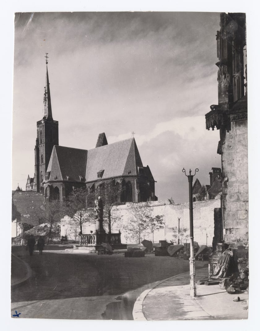 Kości&oacute;ł św. Krzyża, 1948