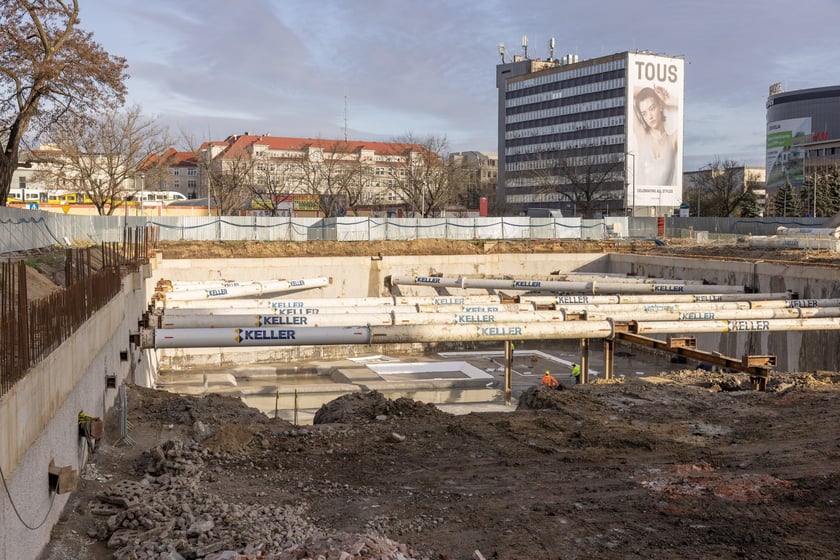 Budowa kompleksu biurowców Swobodna Spot przy ul. Swobodnej i dawnym hotelu Wrocław