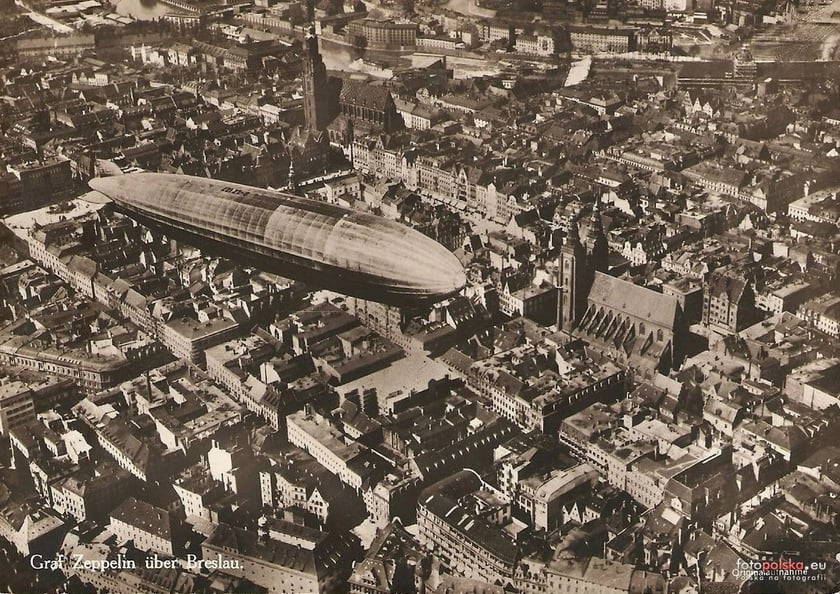 1930, Sterowiec nad Starym Miastem
