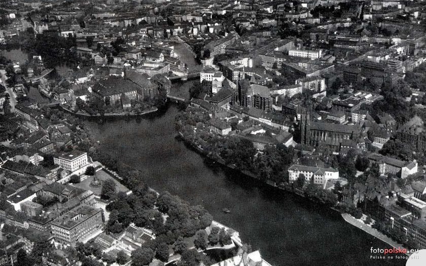 Lata 1924-1930, Widok na Ostrów Tumski z lotu ptaka.