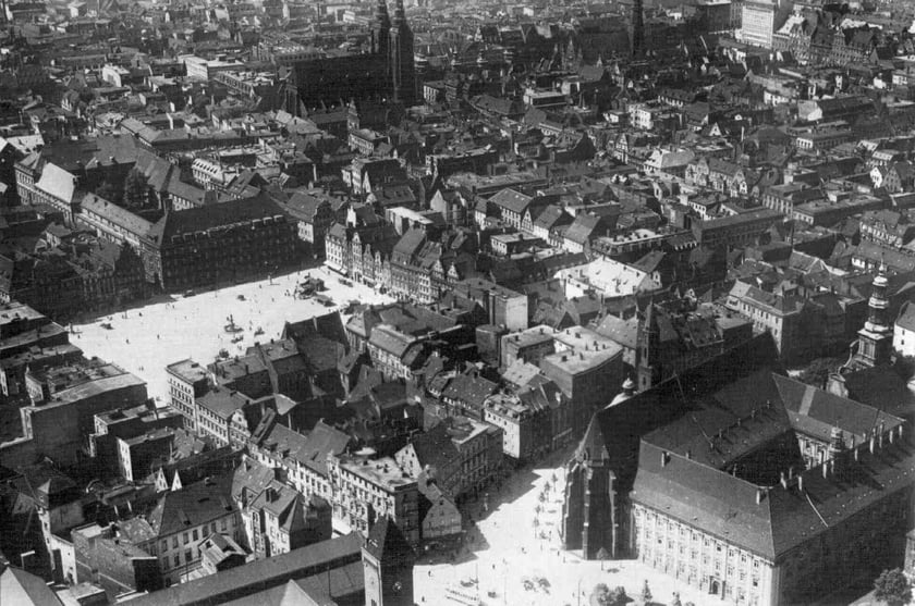 Lata 1935-1944, plac Biskupa Nankiera i Nowy Targ.